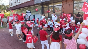 MİNİKLERİN 30 AĞUSTOS COŞKUSU ZAFER BAYRAMI’NI COŞKUYLA KUTLADILAR