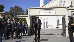 Cumhurbaşkanı Erdoğan, Cuma namazını Hz. Ali Camii’nde kıldı