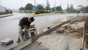 Arifiye Belediyesi, Beton Kaldırım Çalışmalarına Devam Ediyor…