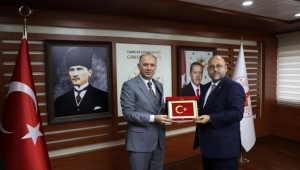 Giresun Valisi Mehmet Fatih Serdengeçti MHP İl Yönetimini kabul etti