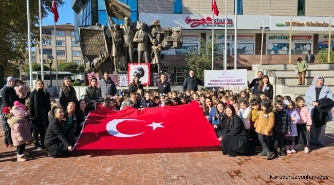 Safranbolu'da Çocuklar Ata'sını Andı