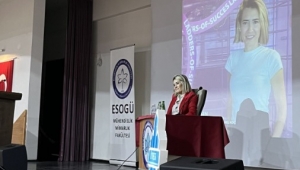 İnsan Kaynakları Danışmanı Ebru ISIN,Eskişehir Osmangazi Üniversitesi'nde Gençlerle Buluştu