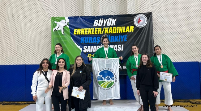 Ece Zurnacı’dan Sakarya’yı gururlandıran şampiyonluk