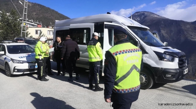 Artvin'de trafik denetimleri sürüyor