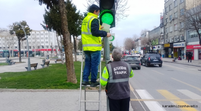 Trafik ışıklarında Yeşilay farkındalığı